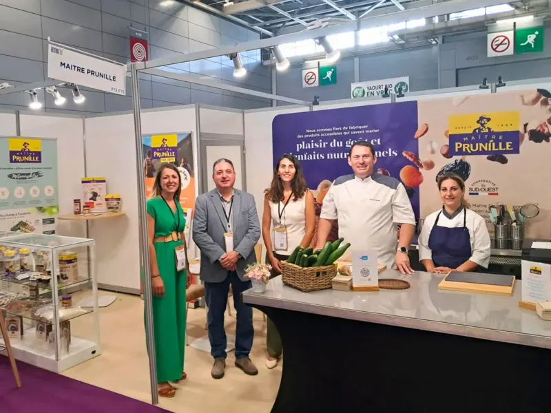 Le stand Maître Prunille et son espace de démonstration culinaire au Salon Restau'Co