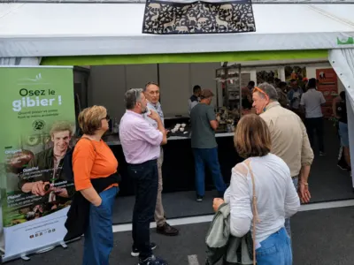 Entrée du stand de la Fédération des Chasseurs de la Marne à la Foire de Châlons 2026