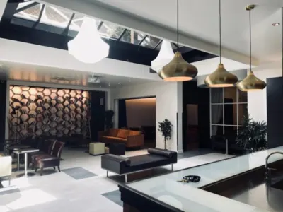 Un loft parisien chaleureux, pour cuisiner, partager et célébrer