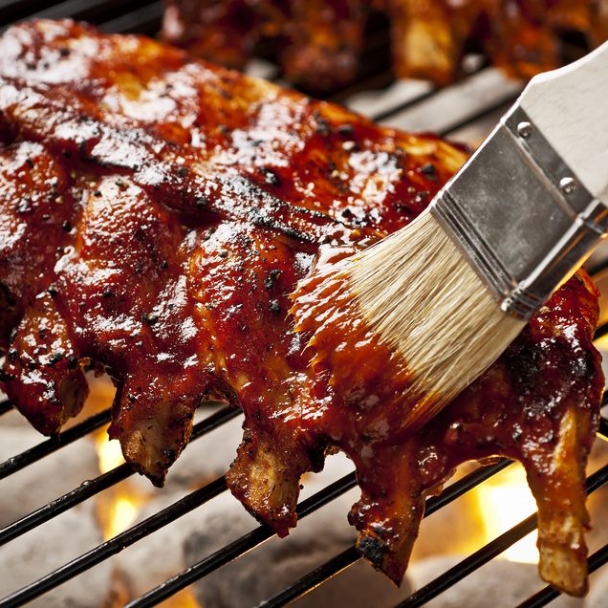 Explication par les chefs sur la cuisson de la viande au barbecue