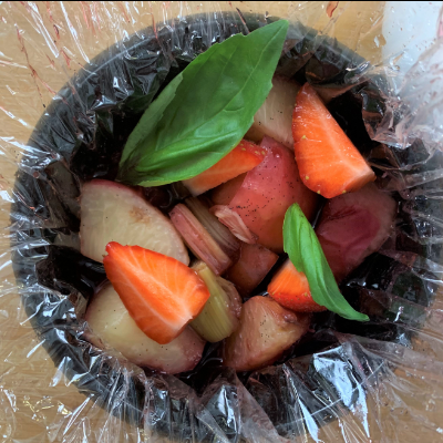 Papillote de fruits au vin rouge