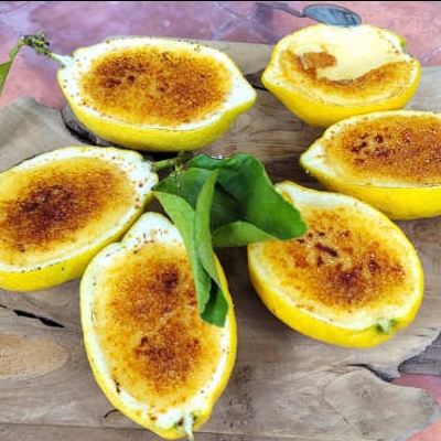 Lemon Curd Brûlée en Coque de Citron