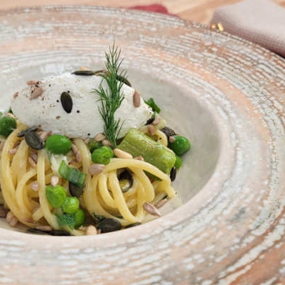 Pasta aux asperges, petits pois et citron